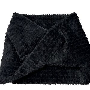 NWOT Guess Black Scarf Old Money So Glamorous Sleek Warm and Cozy